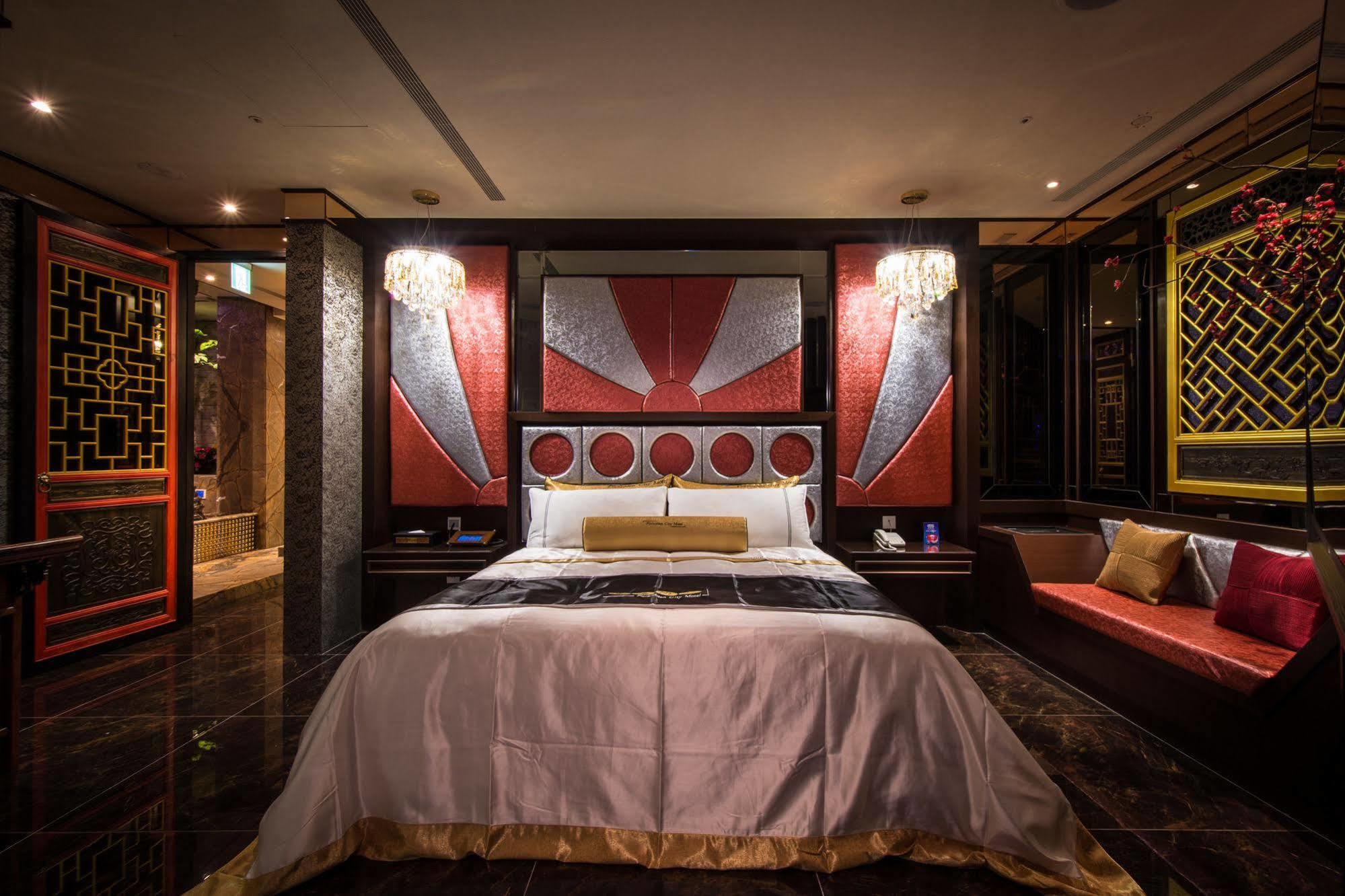 Forbidden City Motel Đài Trung Ngoại thất bức ảnh