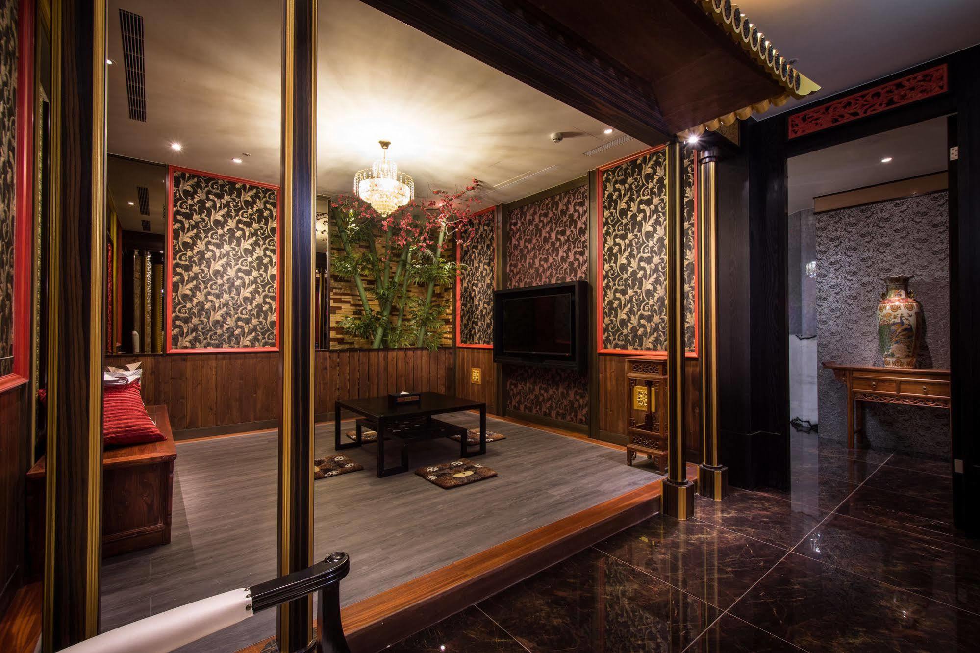 Forbidden City Motel Đài Trung Ngoại thất bức ảnh